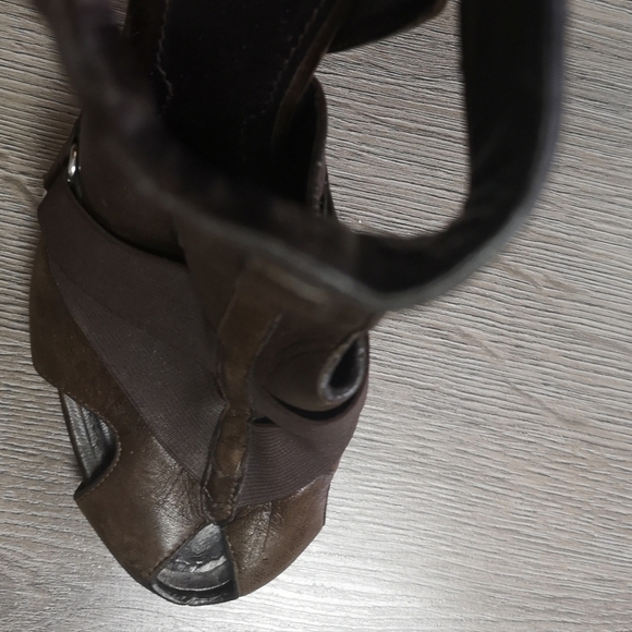 Y2k Vintage Givenchy Strappy Leather Gladiator Sandal Pumps With Velcro Closure - Picture 3 of 8